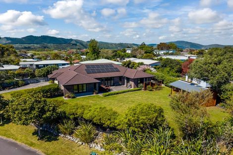 Photo of property in 1 Simpson Crescent, Raumati Beach, Paraparaumu, 5032