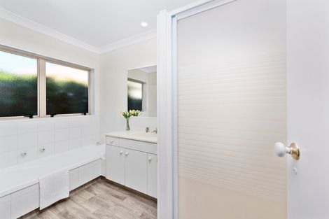 Photo of property in 4 Kalmia Dell, Mount Maunganui, 3116