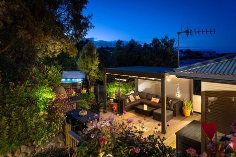 Photo of property in 32 Lorna Irene Drive, Raumati South, Paraparaumu, 5032