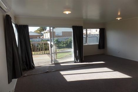 Photo of property in 2/55 Palmers Road, Clendon Park, Auckland, 2103