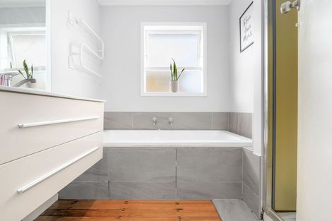 Photo of property in 4a Gibson Road, Dinsdale, Hamilton, 3204