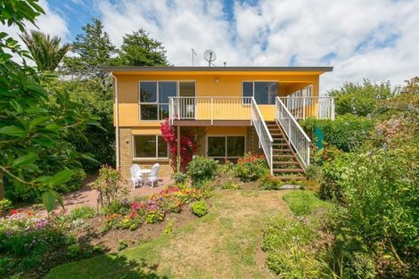 Photo of property in 12 Sequoia Grove, Merrilands, New Plymouth, 4312