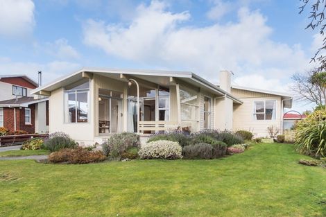 Photo of property in 12 Kapiti Place, Awapuni, Palmerston North, 4412