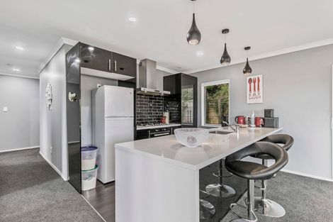 Photo of property in 22 Brownlee Place, Pukekohe, 2120