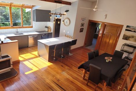 Photo of property in 47 Rimu Road, Oratia, Auckland, 0604