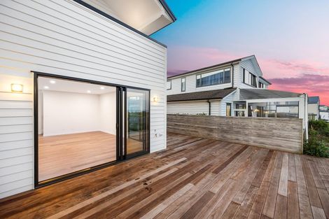 Photo of property in 15 Kumukumu Road, Long Bay, Auckland, 0630