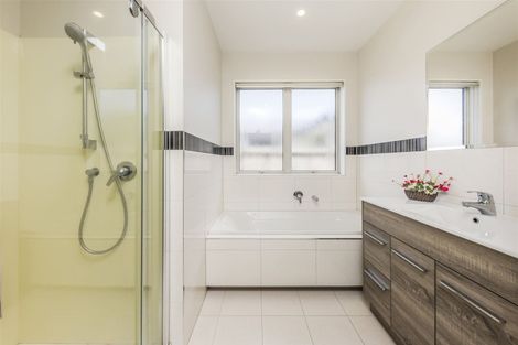 Photo of property in 19 Hollowout Street, Takanini, 2112