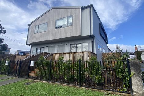 Photo of property in 1/35 Renata Crescent, Te Atatu Peninsula, Auckland, 0610