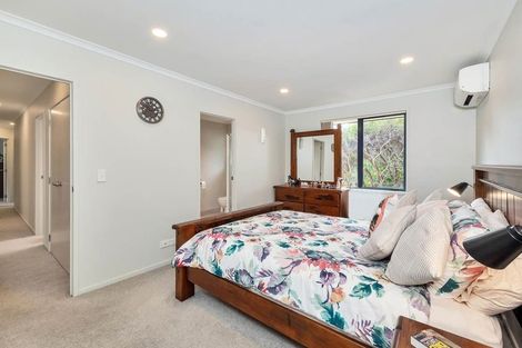 Photo of property in 15 San Pedro Place, Henderson, Auckland, 0612