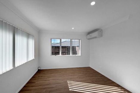 Photo of property in 65 Redcastle Drive, East Tamaki, Auckland, 2013