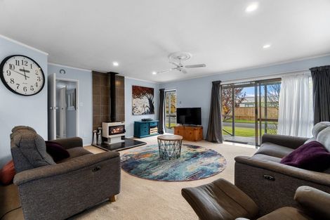 Photo of property in 2 Sheridan Crescent, Leamington, Cambridge, 3432