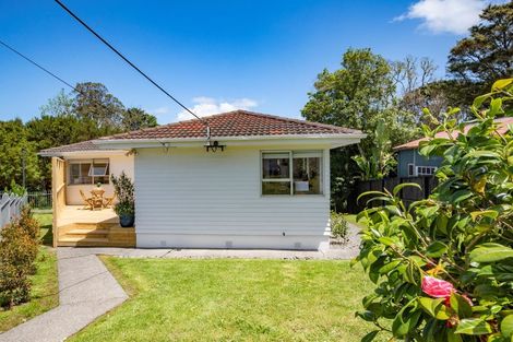 Photo of property in 133 Millbrook Road, Sunnyvale, Auckland, 0612