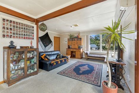 Photo of property in 4 Sardinha Place, Marfell, New Plymouth, 4310