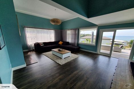 Photo of property in 1047 Whangaparaoa Road, Tindalls Beach, Whangaparaoa, 0930