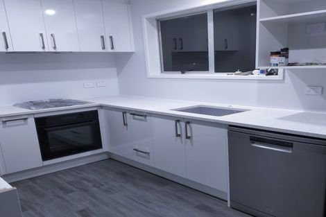 Photo of property in 3/6 Longbill Place, Glendene, Auckland, 0602