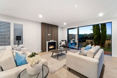 Photo of property in 2/47 Rangitoto Terrace, Milford, Auckland, 0620