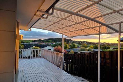 Photo of property in 9 Knoll Rise, Pukekohe, 2120