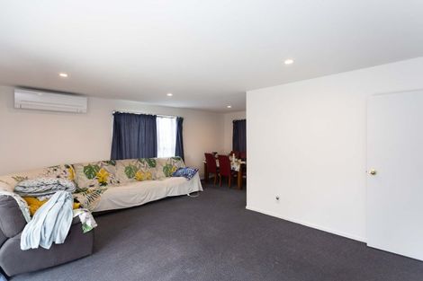 Photo of property in 2 Dickson Crescent, Hornby, Christchurch, 8042
