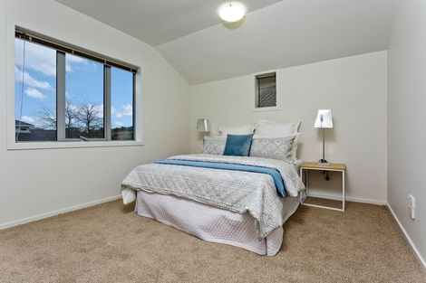 Photo of property in 5/4 John Jennings Drive, Oteha, Auckland, 0632