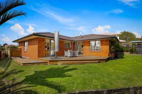 Photo of property in 12 Semillon Avenue, Henderson, Auckland, 0612
