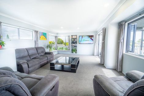 Photo of property in 19 Simpson Road, Papamoa Beach, Papamoa, 3118