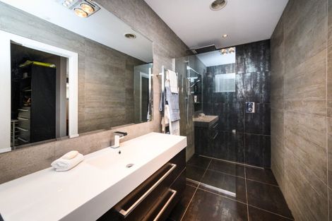 Photo of property in 17 Patea Place, Terrace End, Palmerston North, 4410