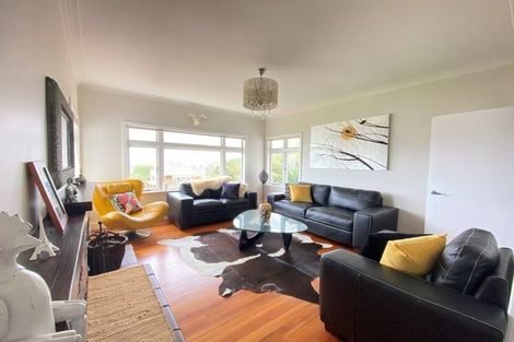 Photo of property in 12a Beach Road, Mellons Bay, Auckland, 2014