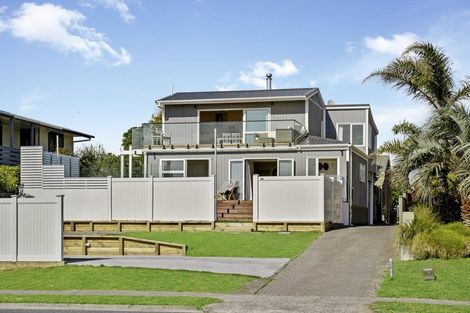 Photo of property in 996 Papamoa Beach Road, Papamoa Beach, Papamoa, 3118