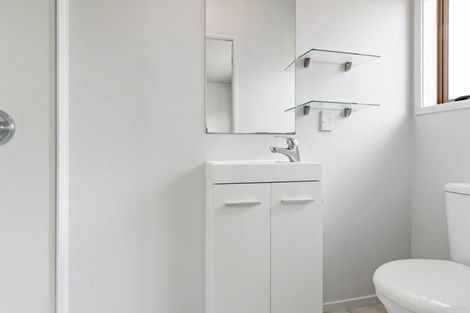 Photo of property in 7b Woodbank Drive, Glen Eden, Auckland, 0602