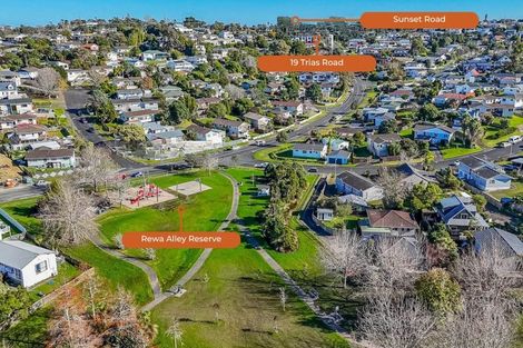 Photo of property in 4/19 Trias Road, Totara Vale, Auckland, 0629