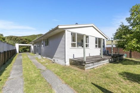 Photo of property in 6 Ngaturi Grove, Wainuiomata, Lower Hutt, 5014