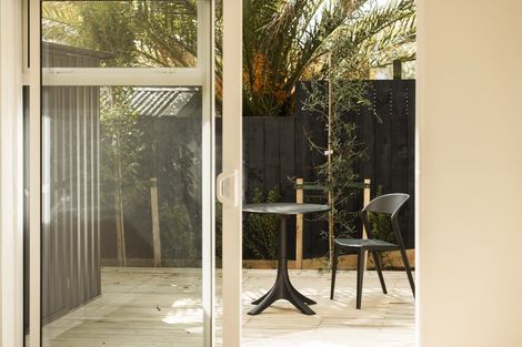 Photo of property in 6/5 Preston Avenue, Henderson, Auckland, 0610