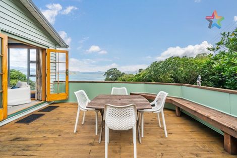 Photo of property in 2 Singers Road, Korokoro, Lower Hutt, 5012