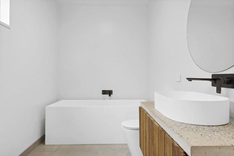 Photo of property in 12 Cleland Close, Wanaka, 9382