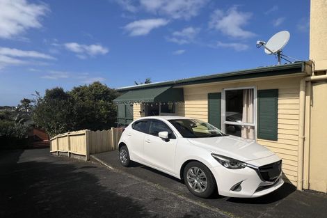 Photo of property in 1/207 East Coast Road, Castor Bay, Auckland, 0620