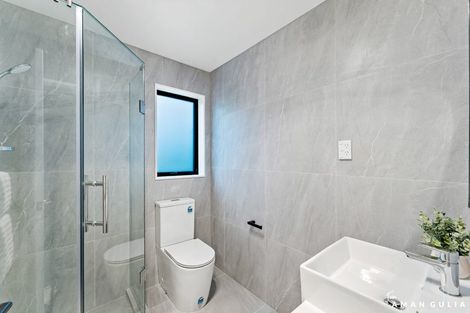 Photo of property in 14a Serjeant Street, Henderson, Auckland, 0612