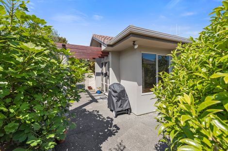 Photo of property in 18 Araroa Place, Papamoa Beach, Papamoa, 3118