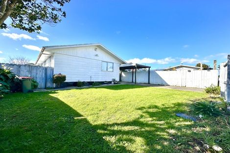 Photo of property in 2/18 Kennington Drive, Clendon Park, Auckland, 2103