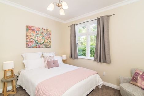 Photo of property in 10 Cavendish Square, Strathmore Park, Wellington, 6022