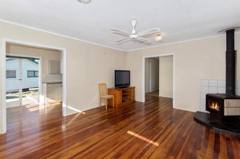 Photo of property in 26 Sutton Crescent, Papakura, 2110