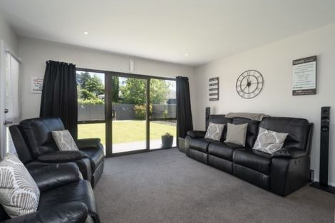 Photo of property in 2/13 Colac Street, Avondale, Christchurch, 8061