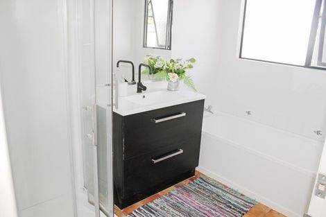 Photo of property in 94 Summerhill Drive, Fitzherbert, Palmerston North, 4410