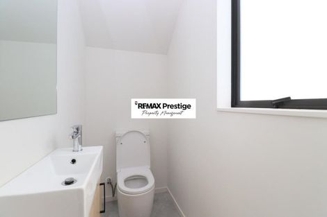 Photo of property in 2 Korokio Lane, Henderson, Auckland, 0612