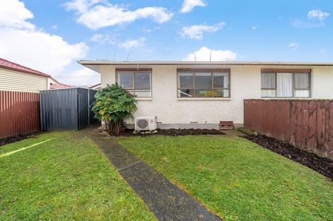 Photo of property in 2/48 Kowhai Avenue, Ebdentown, Upper Hutt, 5018