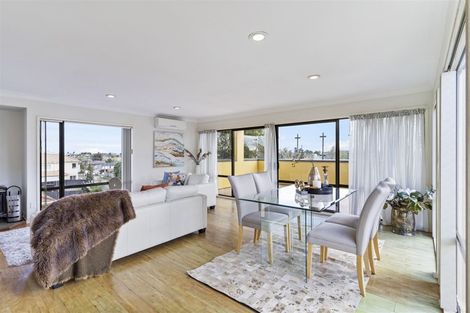 Photo of property in 2/27 Macleans Road, Bucklands Beach, Auckland, 2014