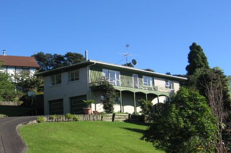 Photo of property in 15 Longfellow Parade, Glen Eden, Auckland, 0604