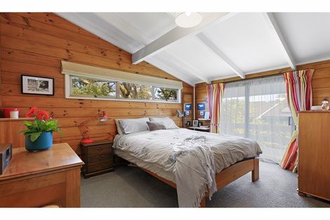 Photo of property in 8 Chestnut Grove, Maungaraki, Lower Hutt, 5010