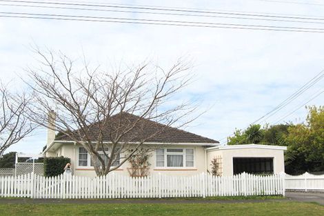 Photo of property in 117 Seaview Road, Westown, New Plymouth, 4310