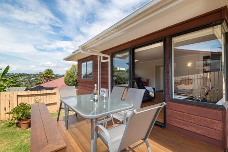 Photo of property in 4/10 Heathglen Place, Bayview, Auckland, 0629