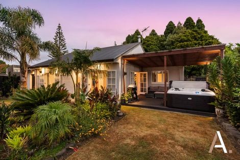 Photo of property in 13 Ross Martin Court, Conifer Grove, Takanini, 2112